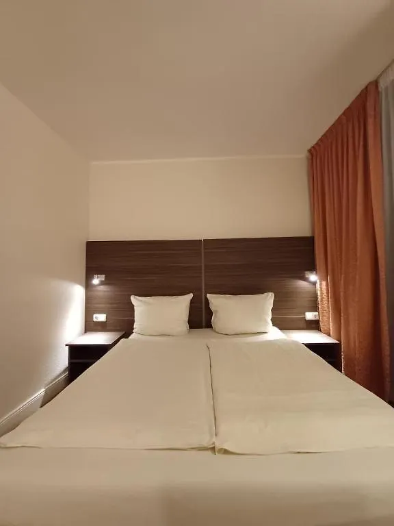 Hotel Ariana Koeln location